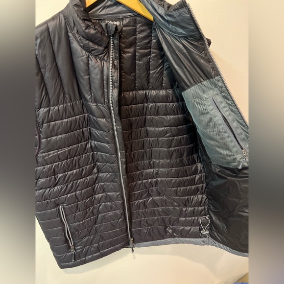 Solaris black puffer vest - medium EUC - Picture 8 of 8